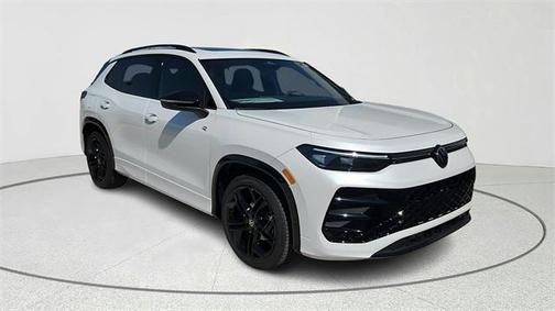 2025 Volkswagen Tiguan 2.0T SE R-Line Black