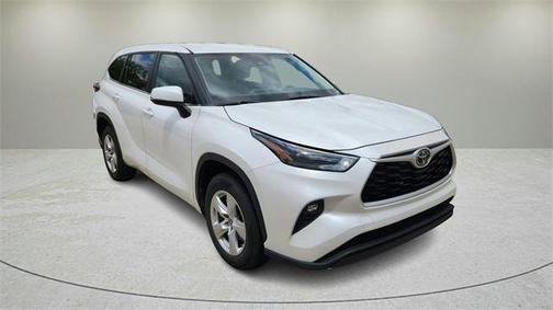 2023 Toyota Highlander LE