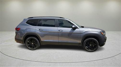 2022 Volkswagen Atlas 2.0T SE w/Technology