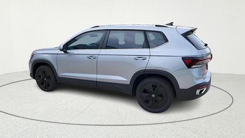 Pyrite Silver Metallic 2026 Volkswagen Taos SE