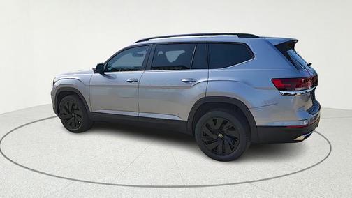 Silver Mist Metallic 2026 Volkswagen Atlas 2.0T SE w/Technology