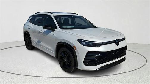 2025 Volkswagen Tiguan 2.0T SE R-Line Black