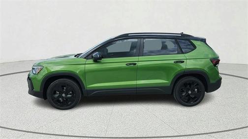 2025 Volkswagen Taos 1.5T SE Black
