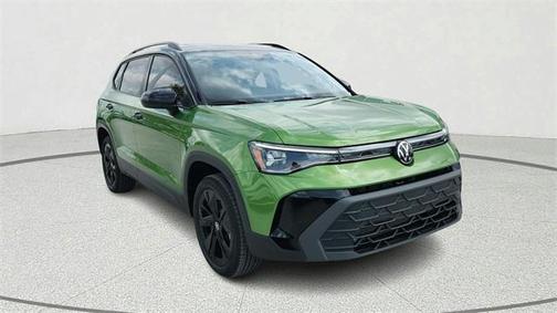 2025 Volkswagen Taos 1.5T SE Black