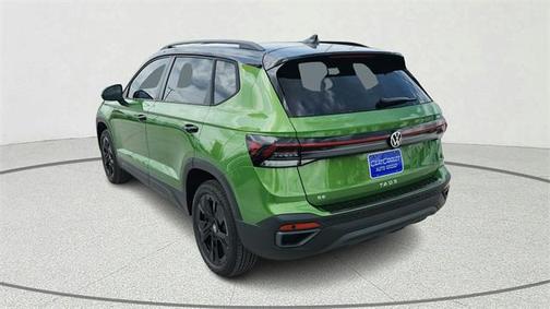2025 Volkswagen Taos 1.5T SE Black