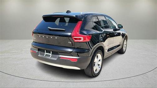 2021 Volvo XC40 T4 Momentum