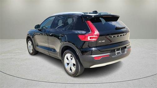 2021 Volvo XC40 T4 Momentum