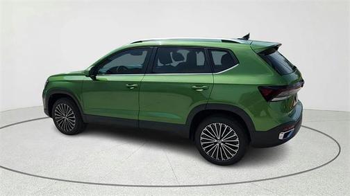 2025 Volkswagen Taos 1.5T SE Black