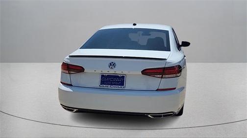 2022 Volkswagen Passat 2.0T R-Line