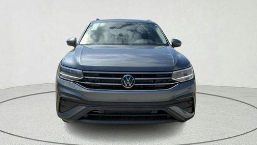 Platinum Gray Metallic 2023 Volkswagen Tiguan 2.0T SE