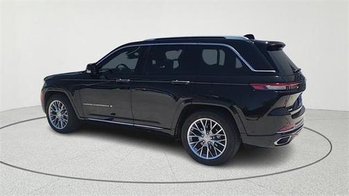 2023 Jeep Grand Cherokee Summit