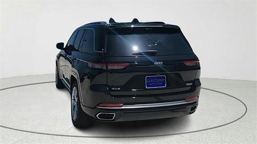2023 Jeep Grand Cherokee Summit