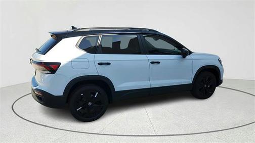 2025 Volkswagen Taos 1.5T SE Black