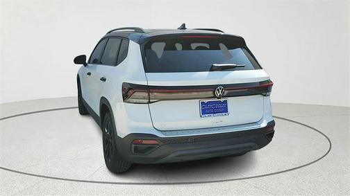2025 Volkswagen Taos 1.5T SE Black