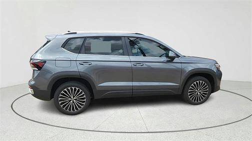 2025 Volkswagen Taos 1.5T SE Black