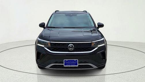 Deep Black 2024 Volkswagen Taos 1.5T SE