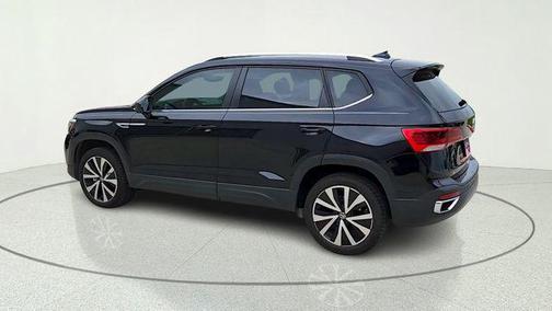 Deep Black 2024 Volkswagen Taos 1.5T SE