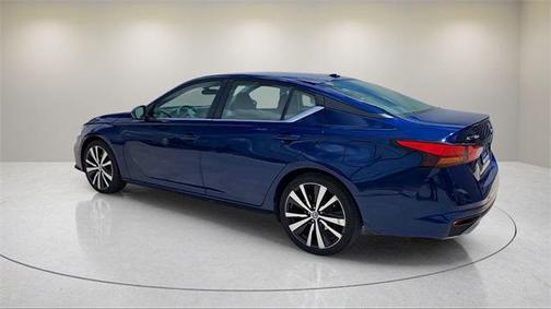 2021 Nissan Altima SR FWD