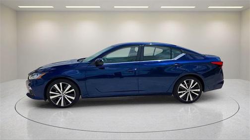 2021 Nissan Altima SR FWD