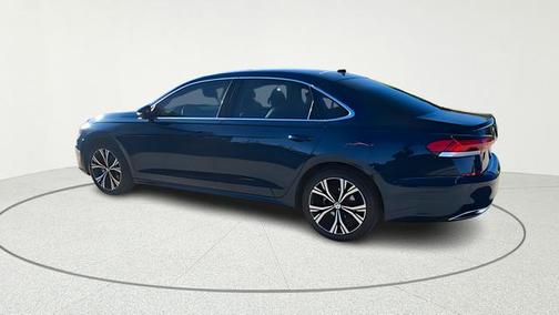 Tourmaline Blue Metallic 2022 Volkswagen Passat 2.0T SE
