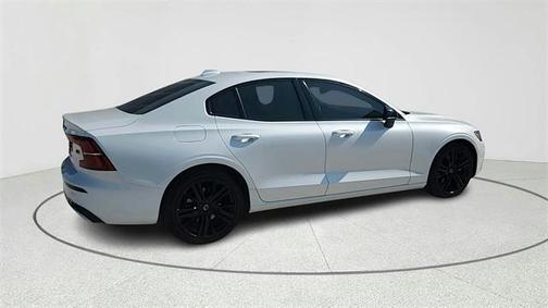 2024 Volvo S60 B5 Plus Black Edition
