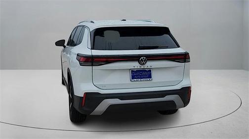 2025 Volkswagen Tiguan 2.0T SE