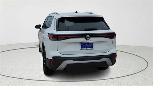 2025 Volkswagen Tiguan 2.0T SE