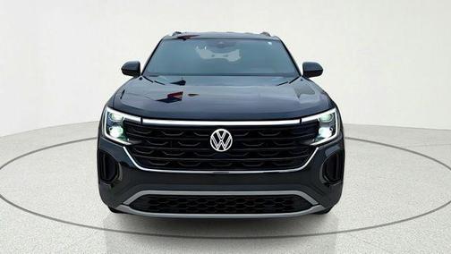 Deep Black Pearl 2024 Volkswagen Atlas Cross Sport 2.0T SE w/Technology