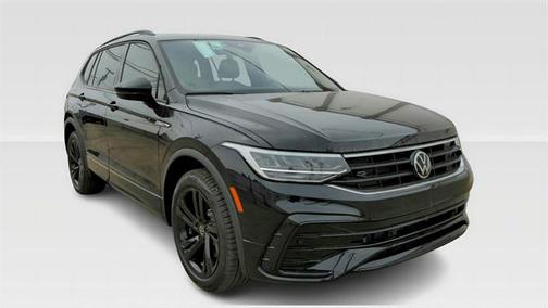2024 Volkswagen Tiguan 2.0T SE R-Line Black