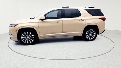 Iridescent Pearl Tricoat 2022 Chevrolet Traverse Premier