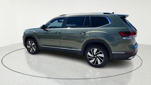 avocado green pearl 2026 Volkswagen Atlas 2.0T SEL