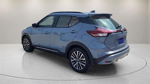 2021 Nissan Kicks SR