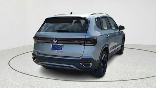 Pyrite Silver Metallic 2025 Volkswagen Taos 1.5T SE