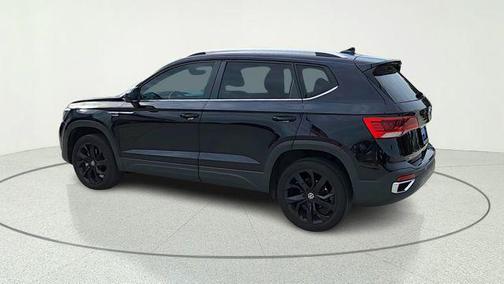 Deep Black 2023 Volkswagen Taos 1.5T SE