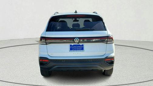 Pure White w/Deep Black Roof 2025 Volkswagen Taos SE Black