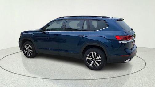 Blue Metallic 2022 Volkswagen Atlas 2.0T SE