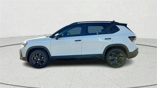 2025 Volkswagen Taos 1.5T SE Black