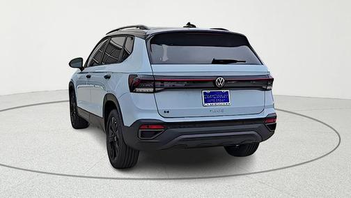 Monument Gray w/Dp Blk Rf 2026 Volkswagen Taos SE Black