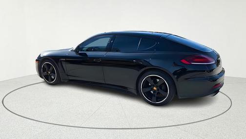 2016 Porsche Panamera 4