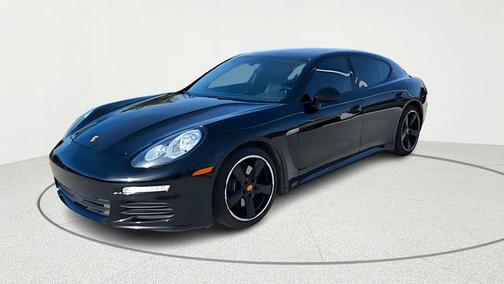 2016 Porsche Panamera 4