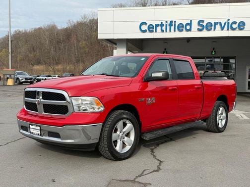 2019 RAM 1500 SLT