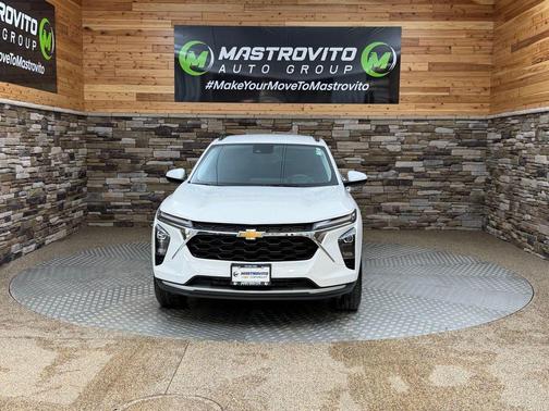 Summit White 2024 Chevrolet Trax LT