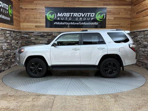 2022 Toyota 4Runner SR5 Premium