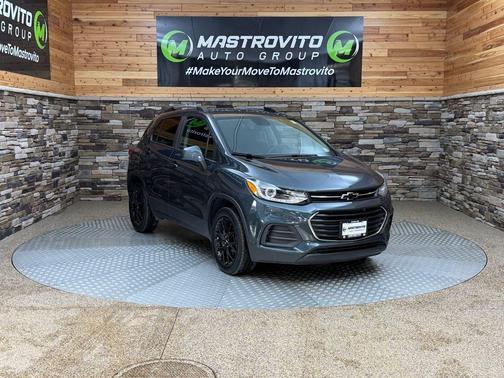 Shadow Gray Metallic 2022 Chevrolet Trax LT
