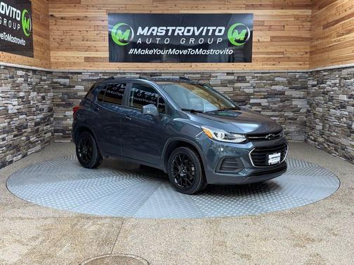 Shadow Gray Metallic 2022 Chevrolet Trax LT