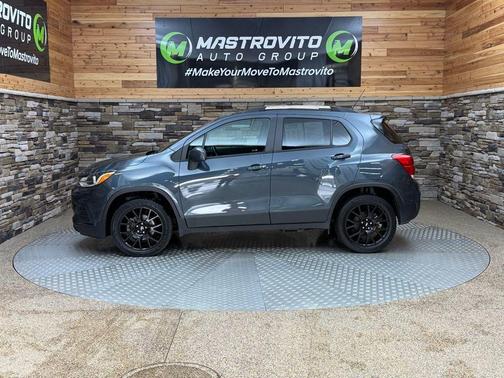 Shadow Gray Metallic 2022 Chevrolet Trax LT