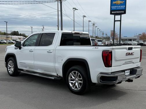 Summit White 2021 GMC Sierra 1500 SLT