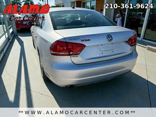 2014 Volkswagen Passat 1.8T Auto Wolfsburg Ed