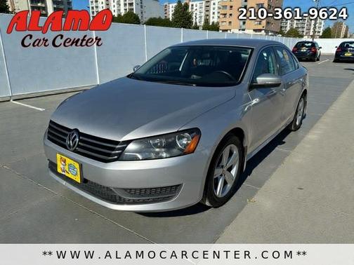 2014 Volkswagen Passat 1.8T Auto Wolfsburg Ed