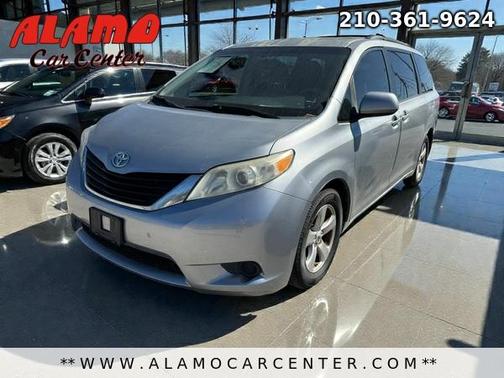 2011 Toyota Sienna LE